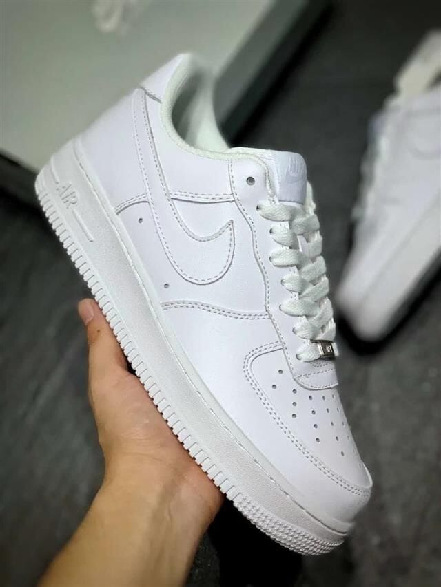 Tênis Nike AIR FORCE com Frete Grátis Nike AIR FORCE com Frete Grátis Divina Elegância 