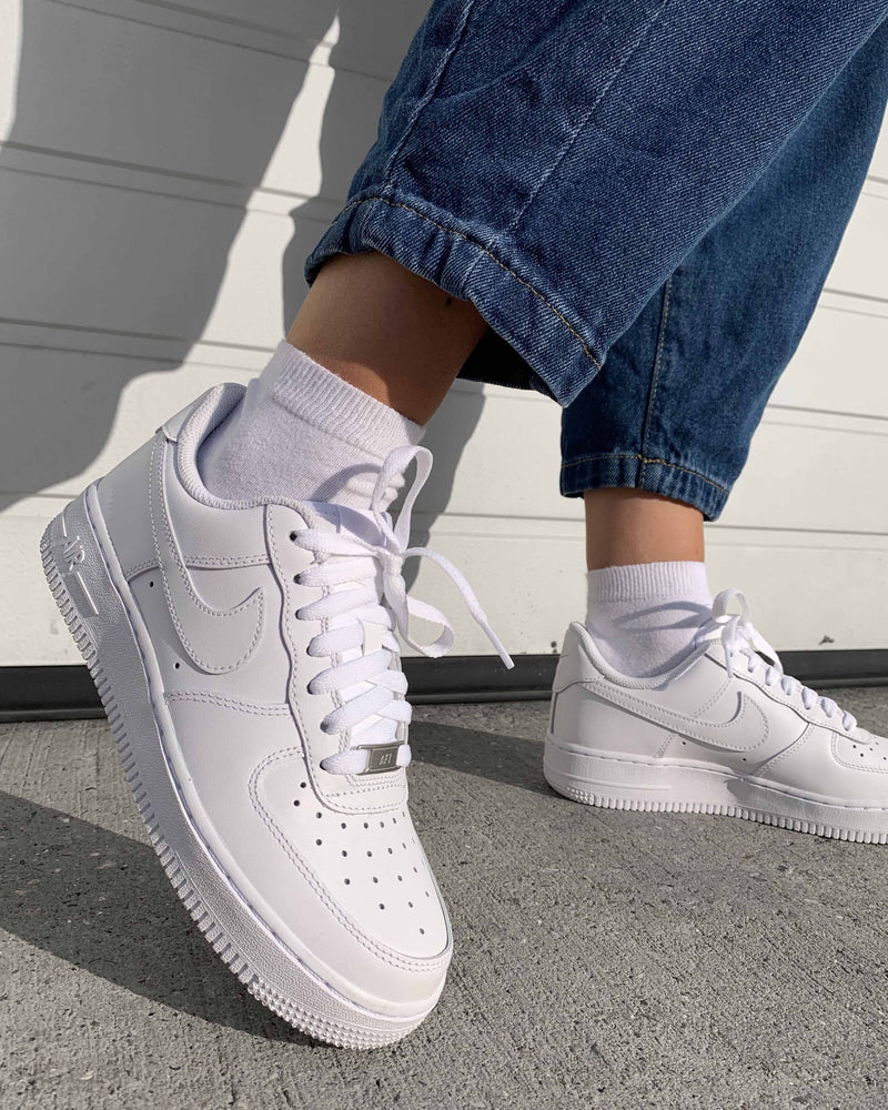 Tênis Nike AIR FORCE com Frete Grátis Nike AIR FORCE com Frete Grátis Divina Elegância 